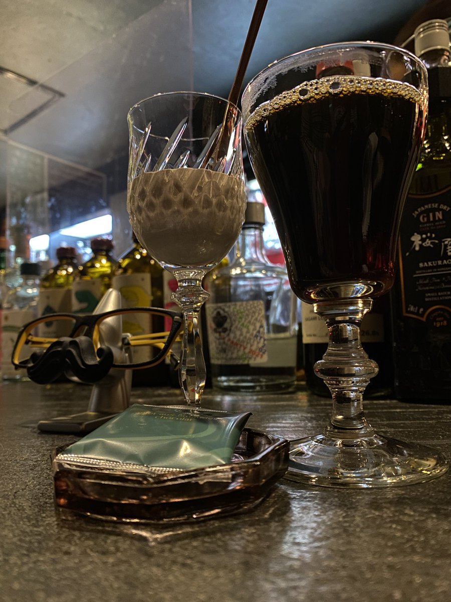 ouji8848's tweet photo. 甘めのコーヒーを注文したら
チョコレートホイップ別皿で届くお店 #BarMaeda
※林王子に限る。

#岡山バー
#岡山グルメ
#岡山ディナー https://t.co/uDWm6S86JP