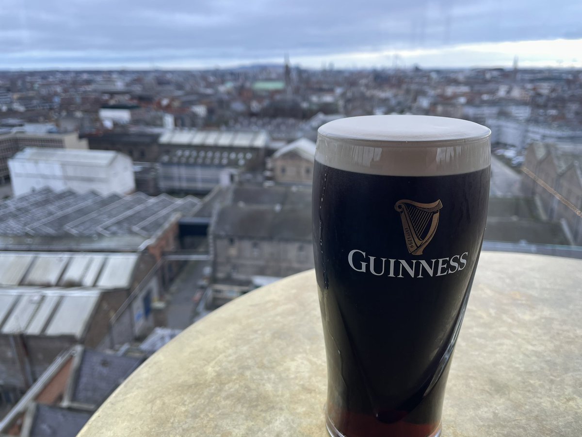 IonSwitz's tweet photo. Pint with a view
#GUİNNESS #GravityBar #Dublin https://t.co/r1KJ5NJXW4