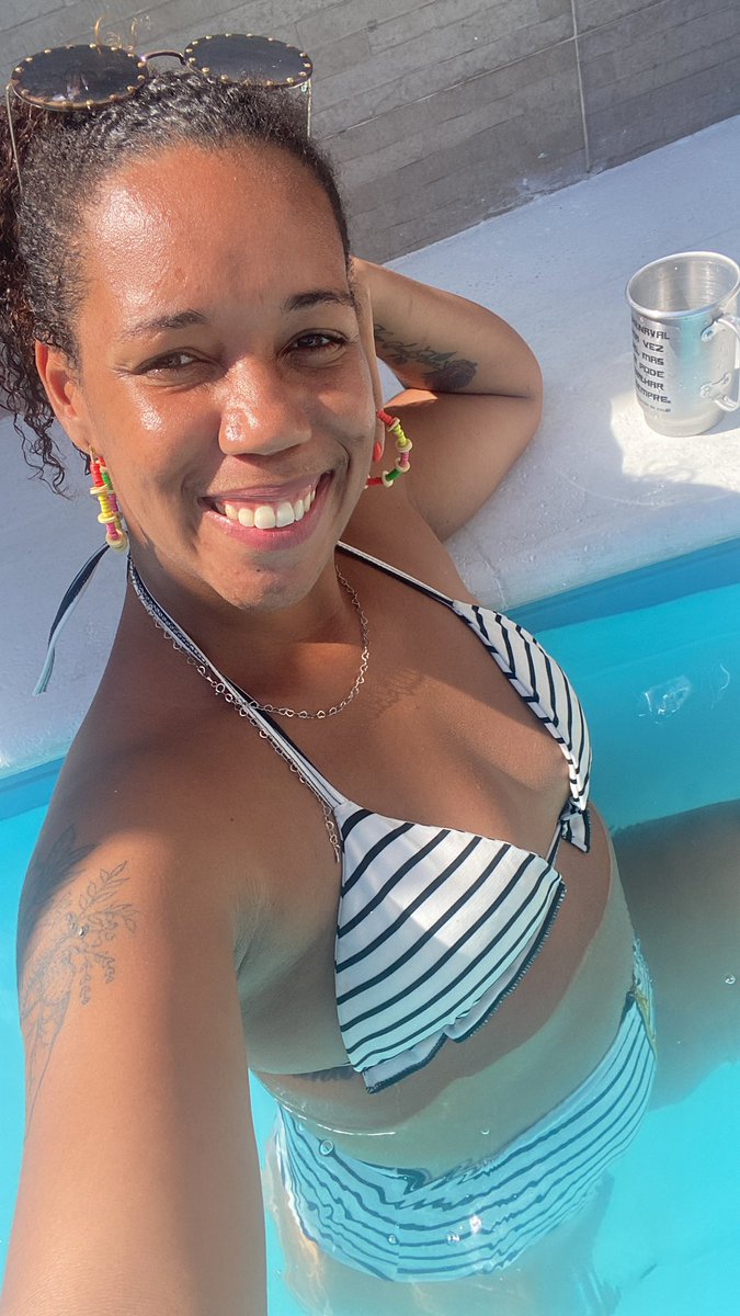 AymeeAnna's tweet photo. Tem vida mais barata, mas não presta não 😂 https://t.co/CRABPbvBqC