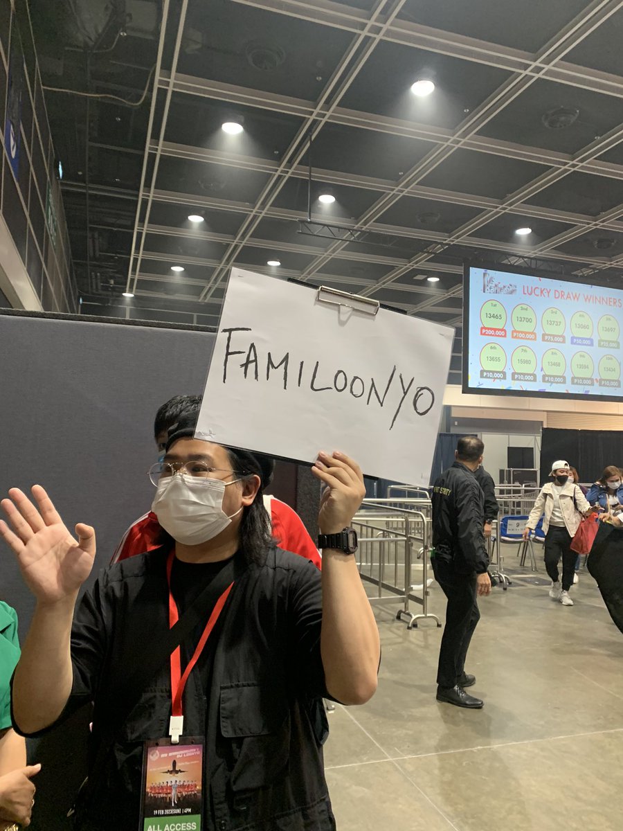 FamiLOONYO 💫 tweet media