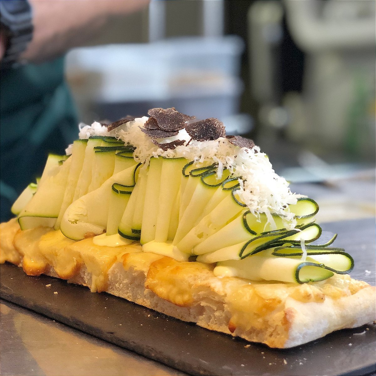 Bahia_Taberna's tweet photo. ¿Quieres una?
Para comer aquí, para comer en casa, tu eliges. Pídela con #BahiaEnCasa
▪️En la web🖥: https://t.co/HGgGsIIwqW
▪️JUST EAT🛵🛍: https://t.co/aSdLJMp63V
#scamorza #delicious #madrid #comerenmadrid #pidetela #esdomingo #planazo https://t.co/q1Ob6dqJ0N