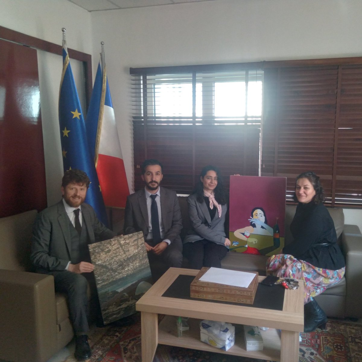 Échange avec deux jeunes artistes erbillois, Sonia Basheer et Twana Mohamad. Exposés à l'Institut français d'Erbil, ils projettent des coopérations avec des artistes et des institutions culturelles français.
