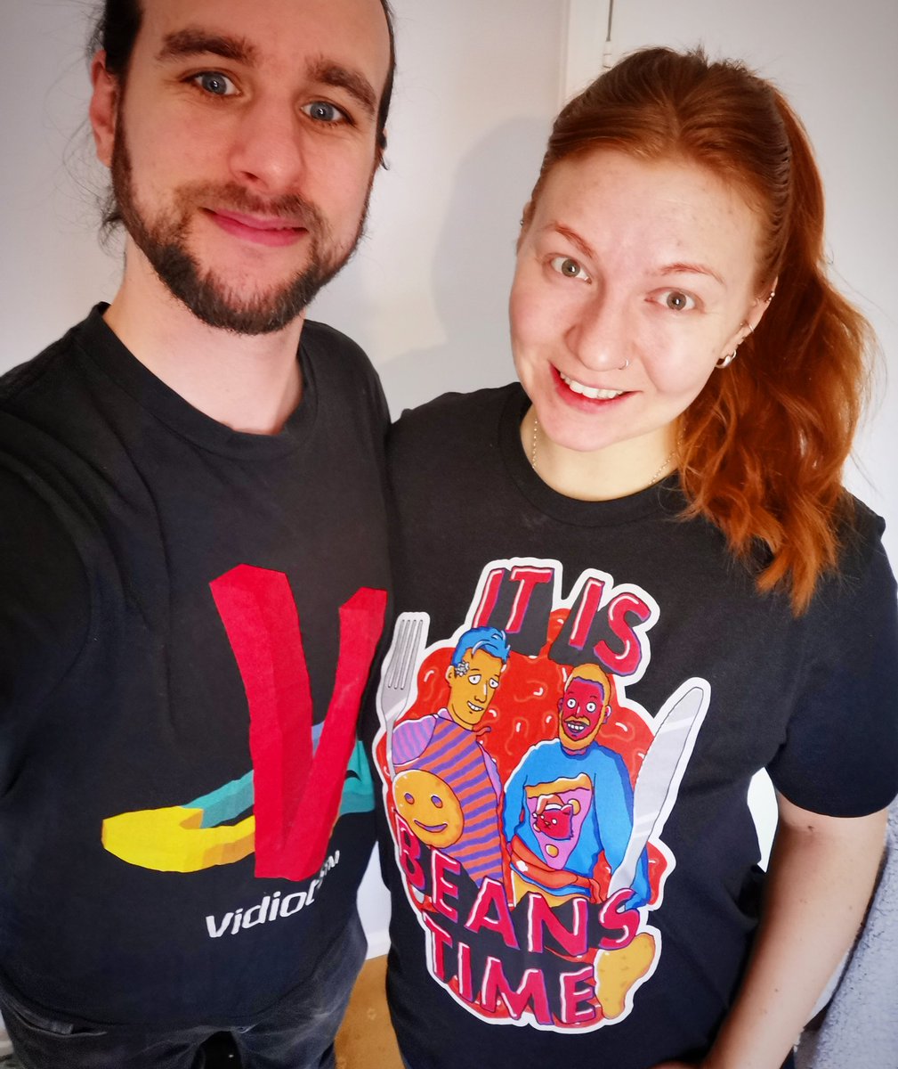 AAA_AlexSam's tweet image. IT IS BEANS TIME! Thanks @VidiotsOfficial for making Sam and his wife the happiest idiots!