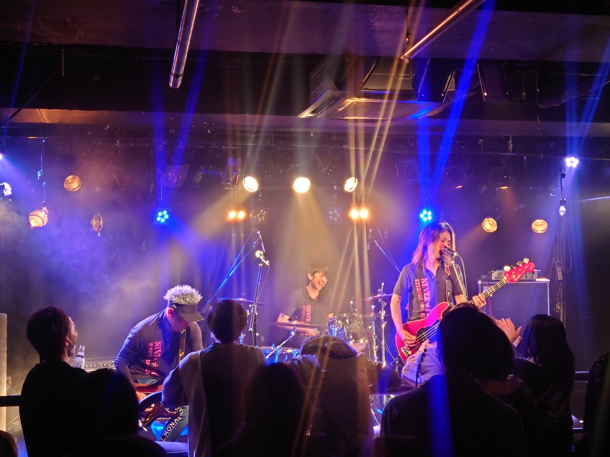 yaya_ima1253202's tweet photo. 23/2/19
NEVER LIMIT
酔っ払い､ギター＆ベース
おもしろ､チューニンググダグダw
#NEVERLIMIT
#松本ALECX https://t.co/FgsNlZPkqR