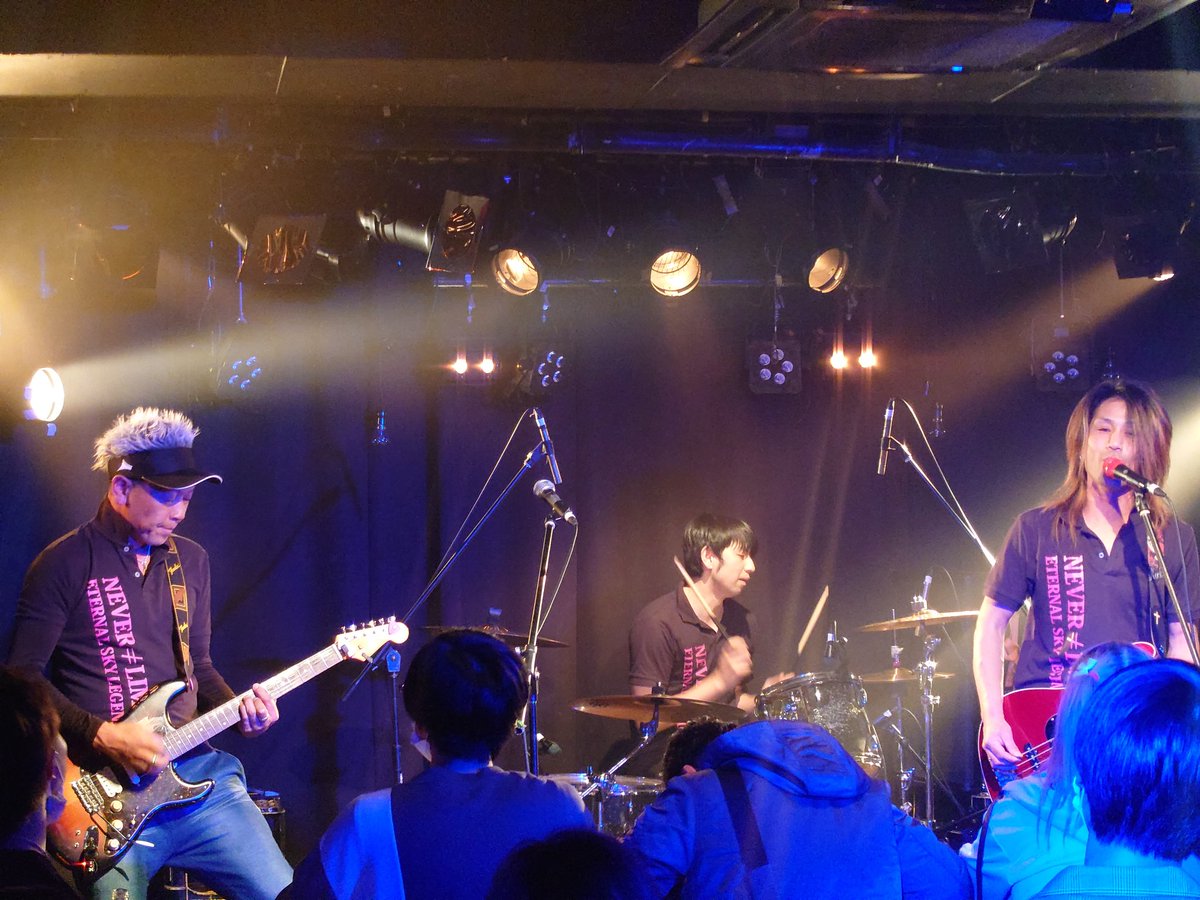 yaya_ima1253202's tweet photo. 23/2/19
NEVER LIMIT
酔っ払い､ギター＆ベース
おもしろ､チューニンググダグダw
#NEVERLIMIT
#松本ALECX https://t.co/FgsNlZPkqR