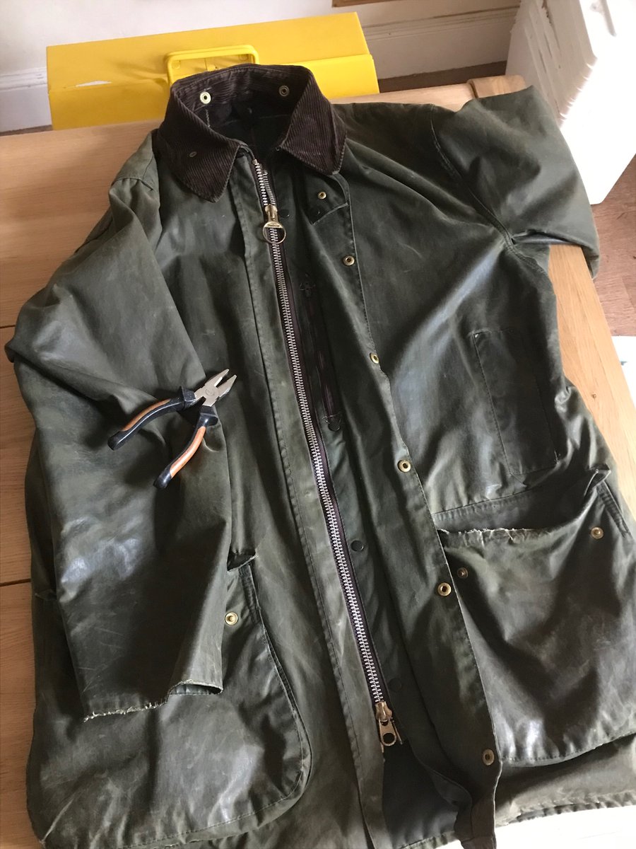 jonburkeUK's tweet photo. Zip misalignment crisis at Casa Burke.
I’m going in!
#reducereuserepairrecycle https://t.co/8L2sdDBAbk