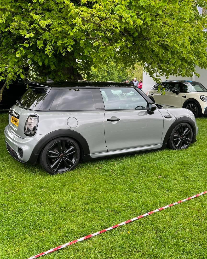 britishminiclub's tweet photo. Sunday Fun Day Some great photos from last year at Himley. Post up your favourite photos from our shows and beyond. 

Book your FREE entry for Concours and Show N Shine at Himley May 7th https://t.co/92W47DCaeY 

#classicmini #minifamily #britishminiclub #miniclassic #modernmini https://t.co/gG3naNfnsL