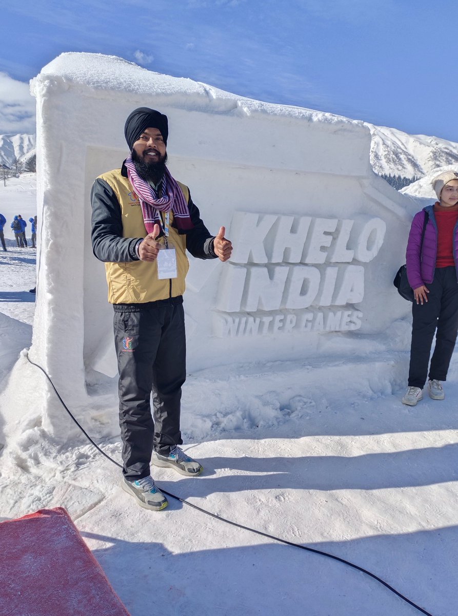 Raftaar213's tweet photo. Congratulation Uttarakhand Curling Team and Uk Winning the Bronze medal in Senior Boy's (Curling) khelo India Winter Games Gulmarg J&amp;k. 10 to 14 Feb 2023.
#Raftaarsportsworld #sports #cmouttarakhand #sportsministeruttarakhand #sportsnews #kheloIndia https://t.co/DFtNZ8RWE0