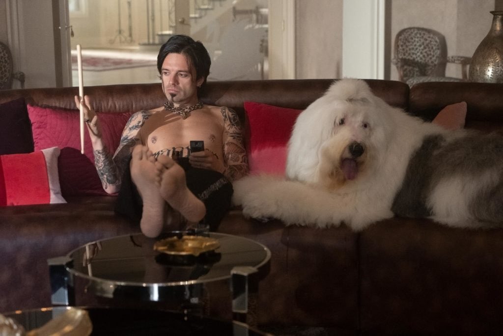 Lizzie922's tweet photo. Sebastian Stan with dogs 🥰 https://t.co/2zOiy97UCd