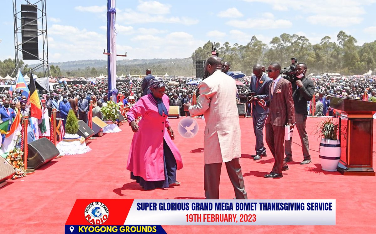 PstFrancis9's tweet photo. Uganda 🇺🇬 there's no reason you failed to give thanks unto the LORD 
Surely GOD HIMSELF has invited Uganda #BometThanksgivingService @samuelopioake @reuben_opolot @EuniceAyaa https://t.co/Lniim4xrLK