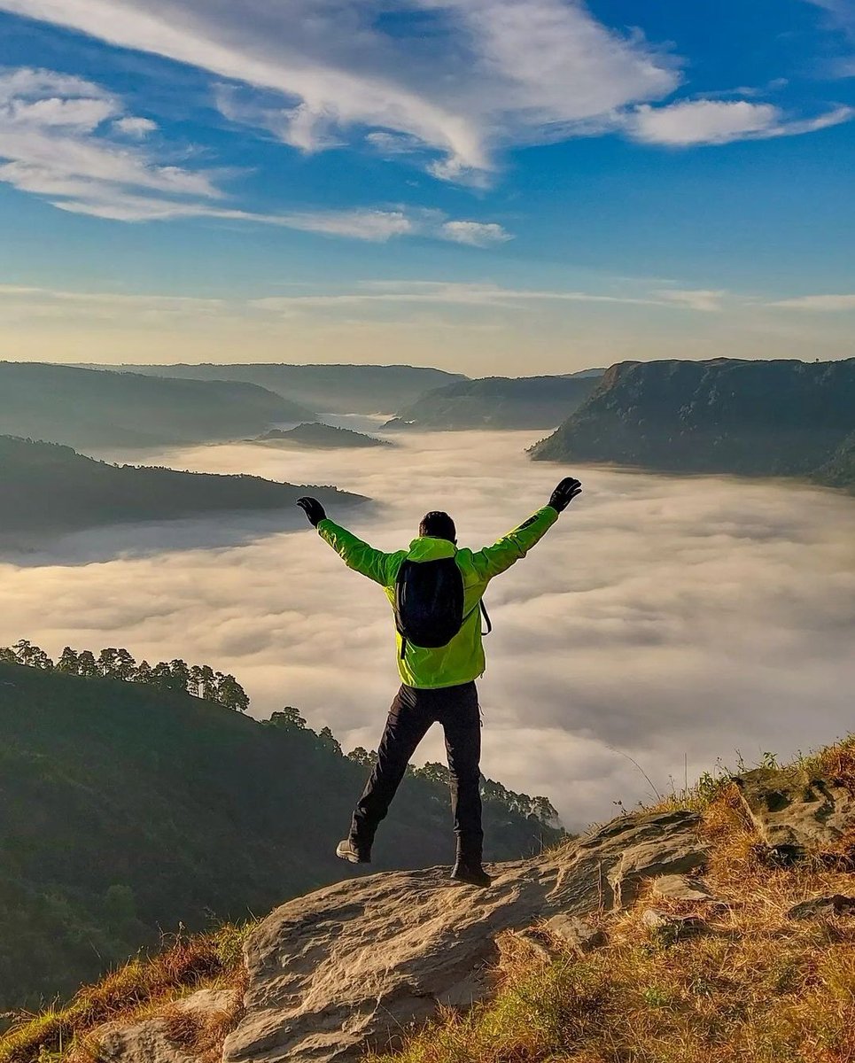 finderbridge's tweet photo. A village high above the clouds.⛅️ 
📍Nongjrong Village, Meghalaya 🍂
📸: Misonwell Rangtong 

@mesmerisingmegh @meghtourism @incredibleindia @DestNortheast 
#Meghalaya #IncredibleIndia #FYP #travelphotography #Travel #explorepage #explore #fypシ https://t.co/EG48Mdd7S8