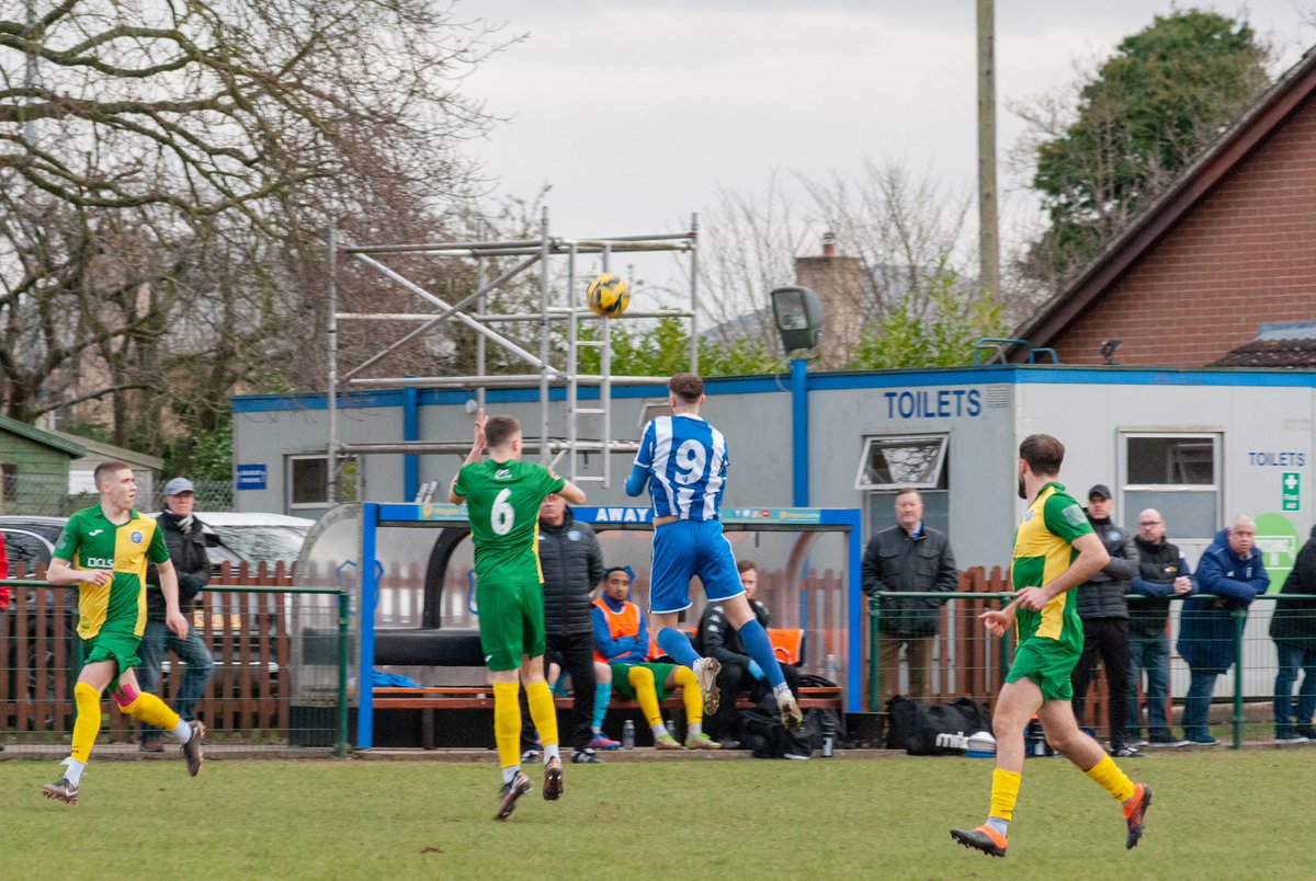 GeoPur1881's tweet photo. ๐ธFirst half shots from Wroxham 2-1 Hullbridge Sports #NonLeague #isthmianleague #wroxhamfc https://t.co/cgWod5aoKH