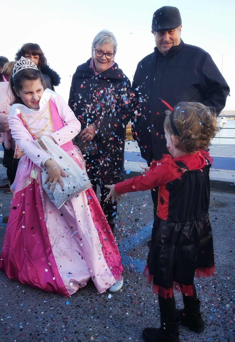 Maryetarull's tweet image. I no és bonic això??? ❤️
#iaios #cosines
#carnavalcarnaval