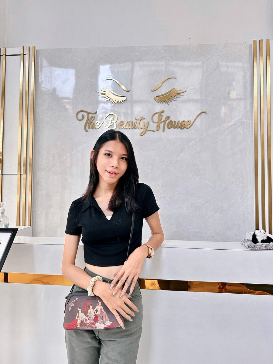 na’ladyboy tweet media