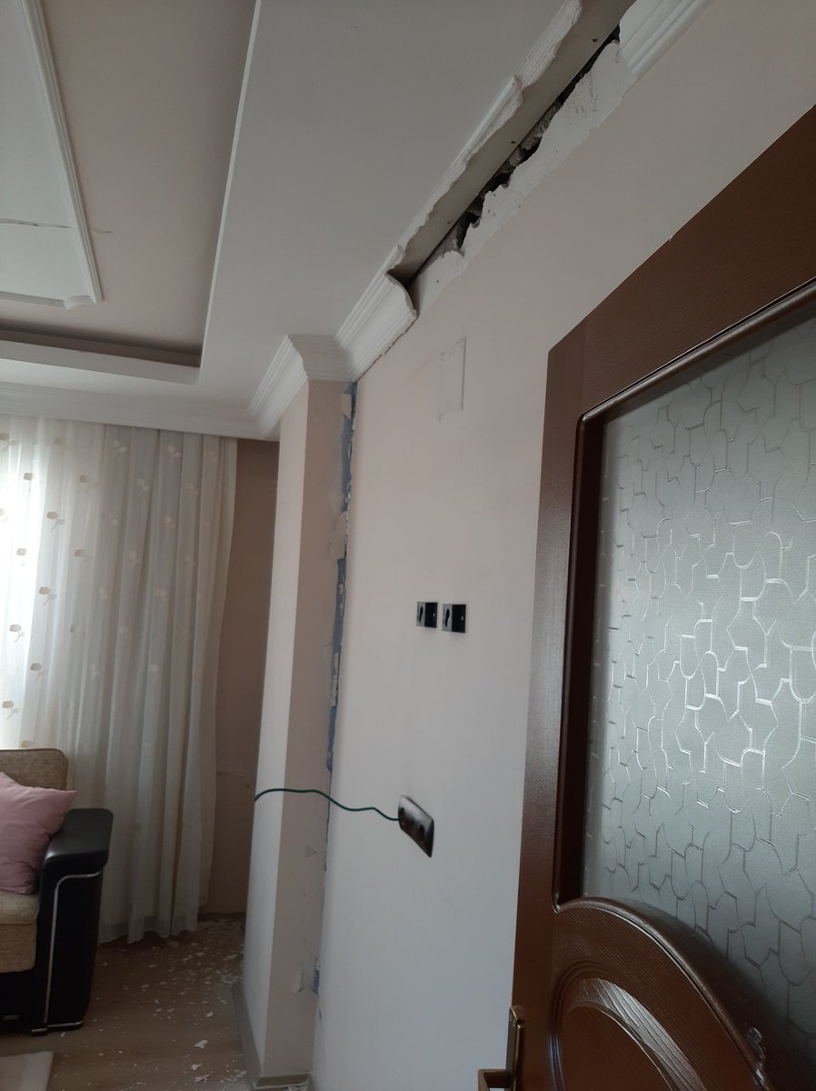 Evimize az hasarlı verildi geçebilrsiniz deniliyor fakat girilecek düzeyde değil tadilatlar için 10 bin TL çok yetersiz kalıyor kimsenin karşılayacak gücü yok bu desteklerin devletimiz tarafından artırılmasını/ karşılanmasını talep ediyorum <a href="/RTErdogan/">Recep Tayyip Erdoğan</a> <a href="/tcbestepe/">T.C. Cumhurbaşkanlığı</a> <a href="/fuatoktay/">Fuat Oktay</a>