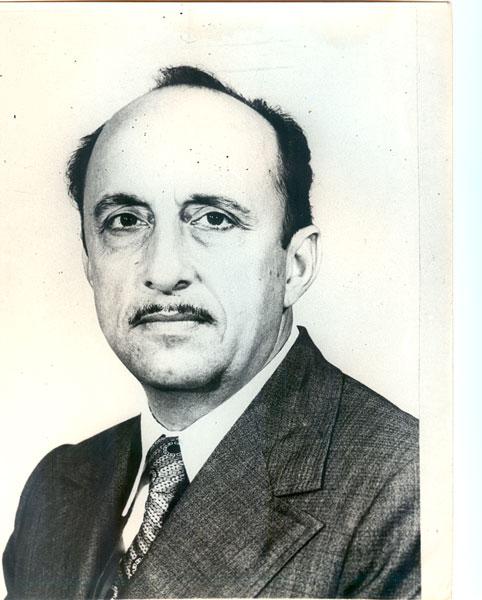 Rafaelng54's tweet photo. Hoy es el Aniversario 96 del natalicio de Pedro Miret. Hombre imprescindible de la Revolución, que estuvo presente en todas las batallas. #CubaViveEnSuHistoria https://t.co/ET9P3EfAz2