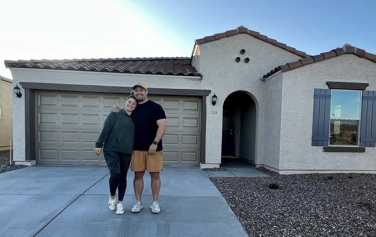 Laura Monroe tweet media