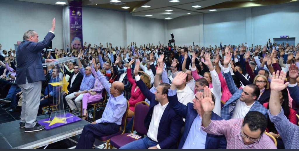 PldlVega's tweet photo. Con la presencia de 903 de un total de 1225 miembros inició la Asamblea del #ComitéCentral y elección de seis titulares de Secretarías de:

💜Organización
⭐️Asuntos Electorales
💜Tecnologías
⭐️Dominicanos en Exterior
💜Asuntos Internacionales
⭐️Asuntos Municipales
@PLDenlinea https://t.co/dF2zqZHPAU
