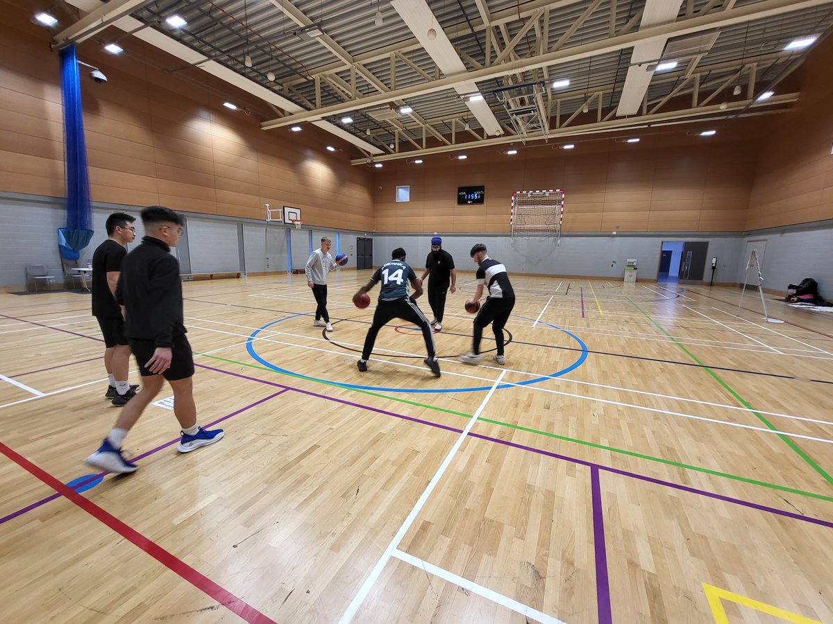 Well done 6 students <a href="/SolentUni/">Southampton Solent University</a> completing <a href="/bballengland/">Basketball England 🥇🥈</a> Introduction to Coaching Course. Developing knowledge &amp; skills to grow the sport on <a href="/SolentCoachEd/">SolentCoachEd</a> week. 🏀

#TogetherWeAreBasketbALL <a href="/Sport_England/">Sport England</a>