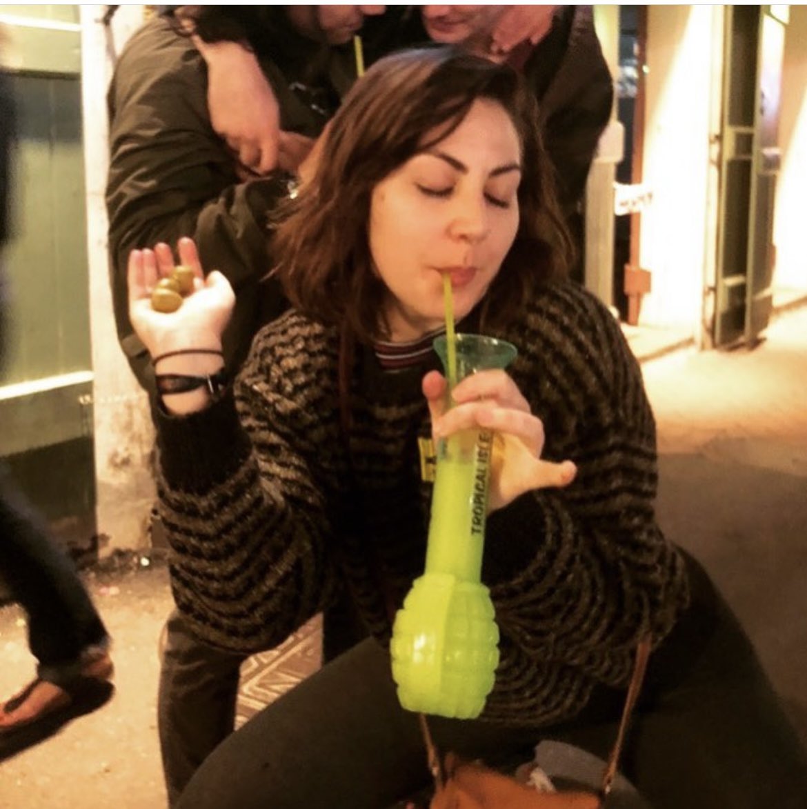 internetoftangs's tweet image. Alix Earle in college going to Mardi Gras vs me. So glad my generation was allowed to be ugly 🙏