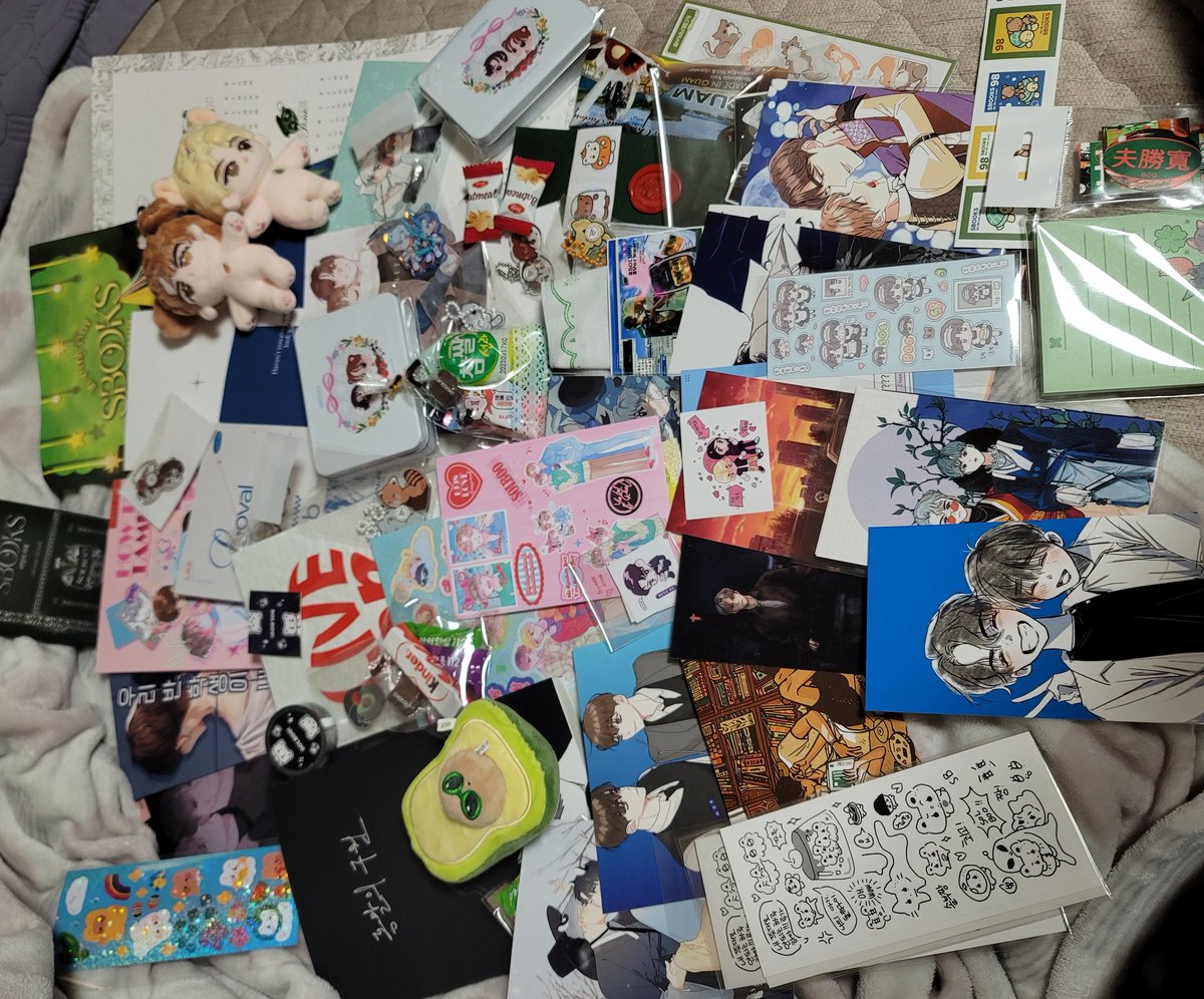 오늘 정말 재미있고 좋은 하루였어요♡
처음 낸 개인지를 사랑해주셔서 너무넘 감사하고
같이 함께해준 부스러분들 참관러분들 너무 수고한 스탭분들 총대님 그리고 우리 학명이까지 정말 감사한 하루였습니다..ㅠㅠㅠ최고예요소라부짱
다들 좋은 밤 보내시길 바라요!!!💕💕