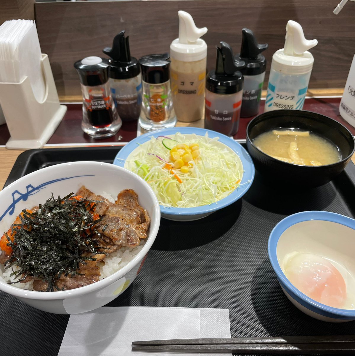 hiyo___maru's tweet photo. キムカル丼大好き https://t.co/CDcp4SOTs4