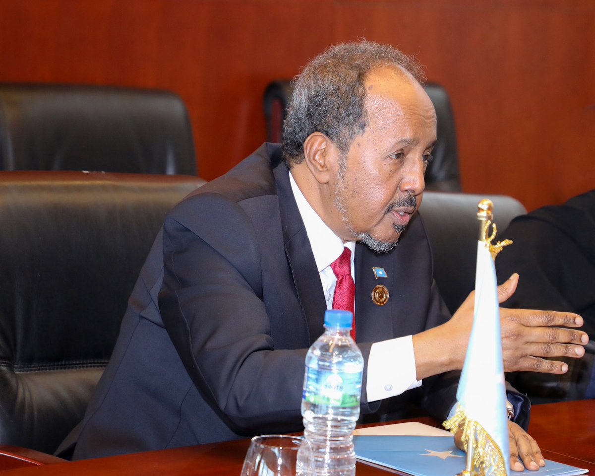CabdiweliD's tweet photo. President @HassanSMohamud met with Molly Phee @AsstSecStateAF on the sidelines of the AU Summit. Their discussions focused on progress by the #Somali government on security, development endeavours &amp; Somalia-US relations as well as other issues of mutual interest for both nations. https://t.co/yzApHp05t9