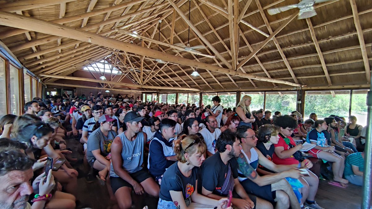 ManuelaC22's tweet photo. Ya estamos en el 3° Campamento anticapitalista del ¡Ya Basta! en Luján.

Estalla la charla "El anticapitalismo recorre el mundo" 🙌🏽 https://t.co/09tdK4R4ZC