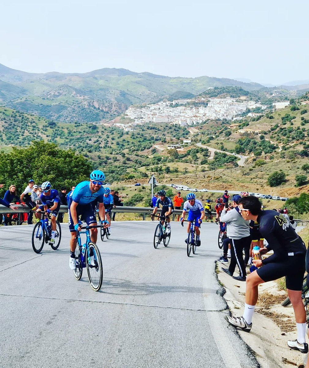 CyclingCountry's tweet photo. Final stage of Vuelta a Andalucía today. Saw the final cat climb with 20% ramps! Bit of zig-zagging going on!🤯 Pogacar powered up (UAE-yellow) to take the overall win in Alhaurin today. Complete performance👏👏👏

#VueltaAndalucia #69RdS #CyclingCountry https://t.co/cTniaWfZbS