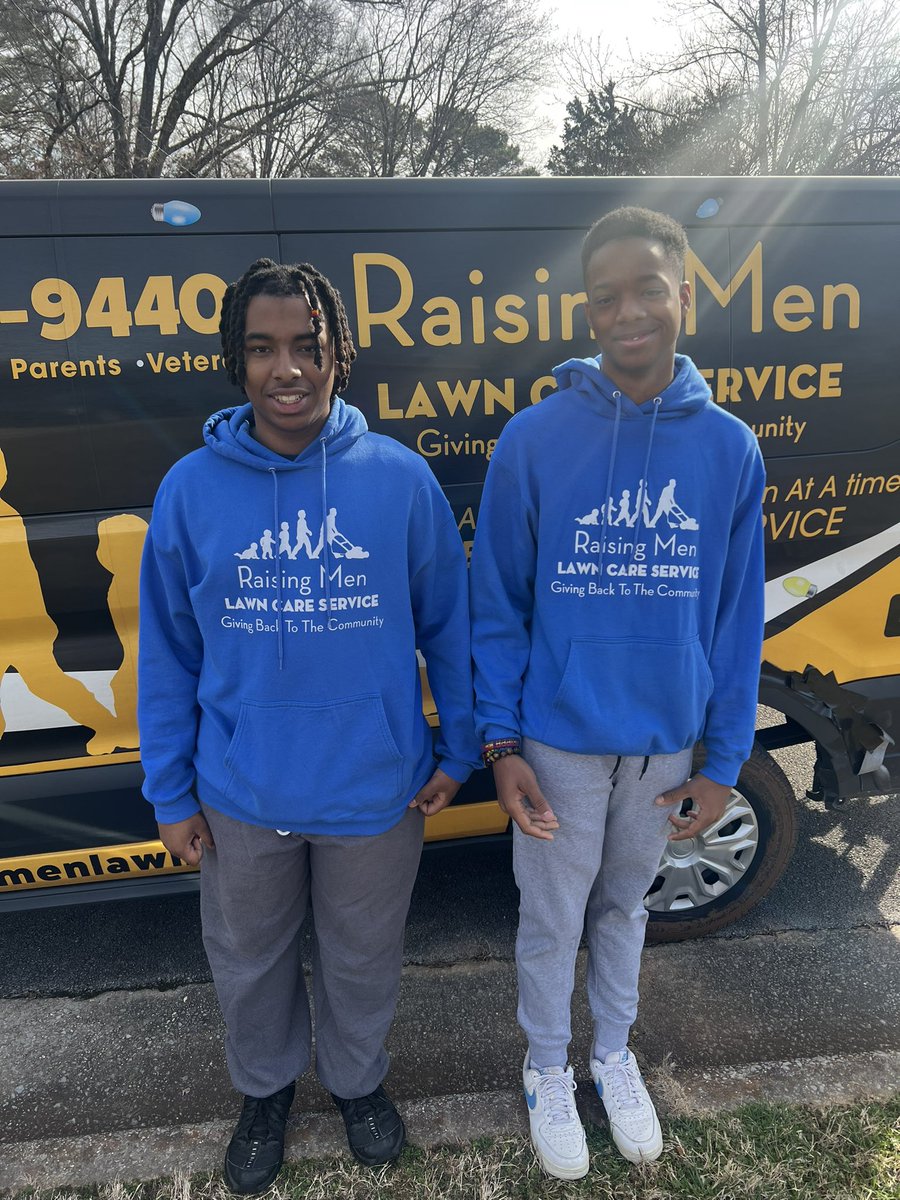 iamrodneysmith's tweet photo. This morning I have Quay and Lamar back out with me mowing . Spring & summer is approaching , if your local to Huntsville & would like your kids to come out to mow with me this summer, let me know . Lunch & snacks will be provided .4 days out the week . Every Thursday we will do something fun after mowing .