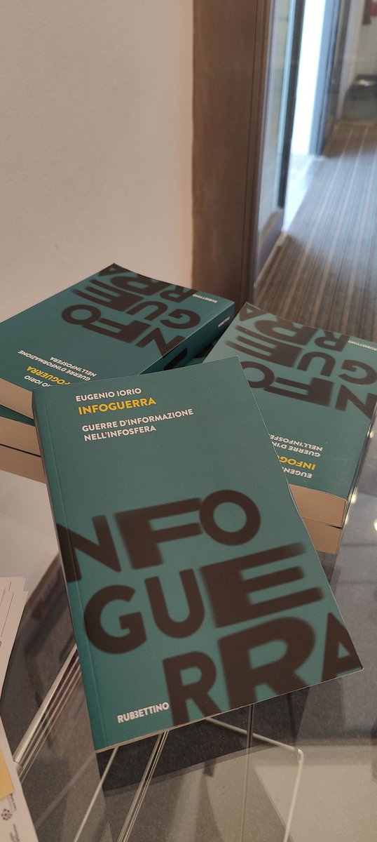 ceciliacarmassi's tweet photo. Con @lageloni e @eiorio proviamo a conoscere meglio l'#infosfera in cui siamo immersi e come nell' #infoguerra vogliono manipolare le nostre coscienze
#luccaungrandenoi
#polislab https://t.co/W1stJlpgMl