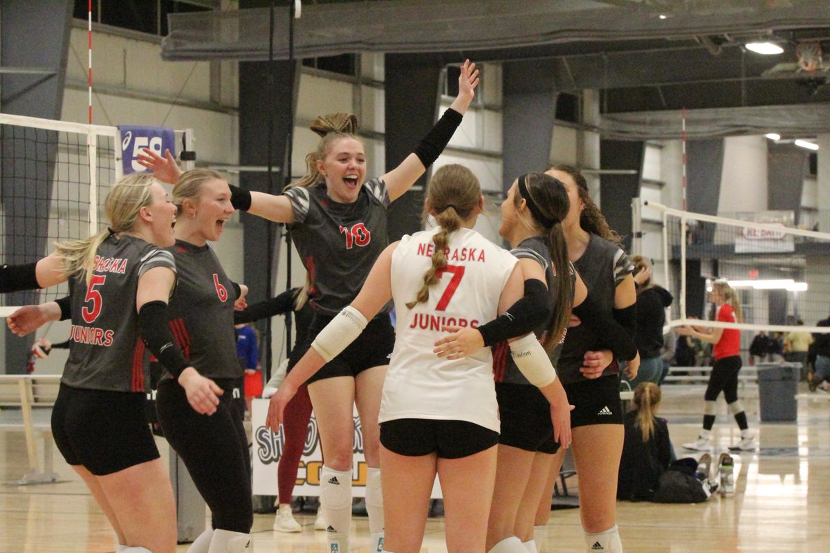 NE Jrs 16 Black went 2-1 in pool play on day 1 of the President’s Day Tournament and finished 2nd in their pool!  They will play today at 4:00.  Great 1st day ladies!