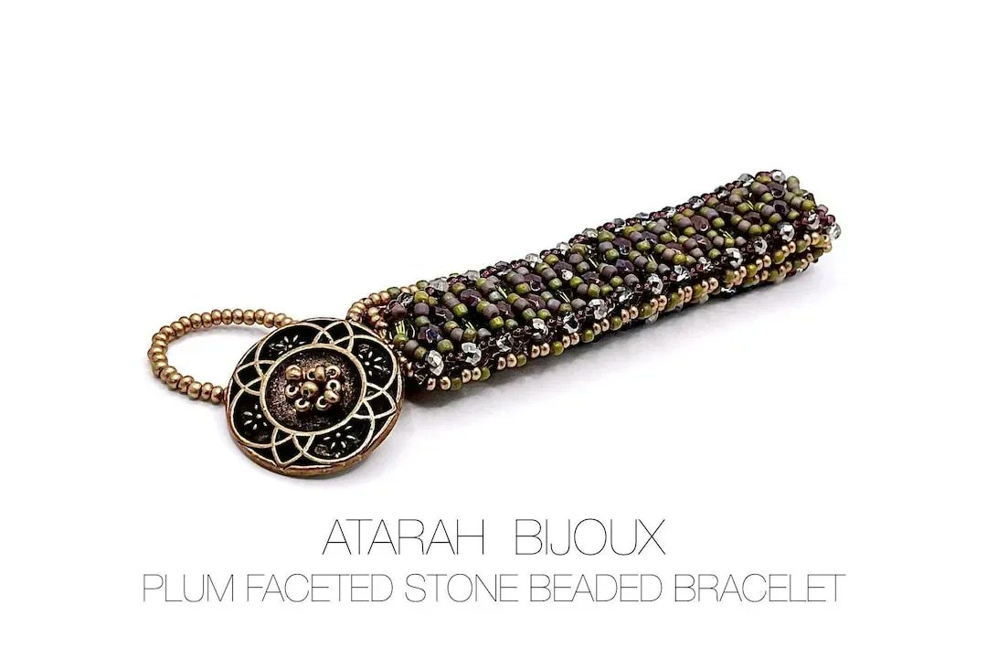 AtarahBijoux's tweet image. Beautiful Plum &amp;amp; Olive Green Faceted Stone Beaded Cuff Bracelet 
buff.ly/3j1gB8V 
#Bracelet #BeadedBracelets #CuffBracelets #BeadedJewelry #BohochicJewelry #JewelryTrends #Accessories #UKSmallBusiness #InstagramJewelry