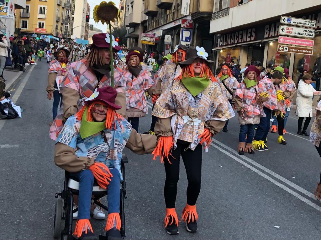 DarioDolz's tweet image. El Ayuntamiento, la Asociación Amigos del Carnaval, las Asociaciones de Vecinos, las AMPAs, centros como Crisol, etc. vamos recuperando año a año un Carnaval que cada vez tiene más seguidores y donde el nivel de calidad va en aumento.