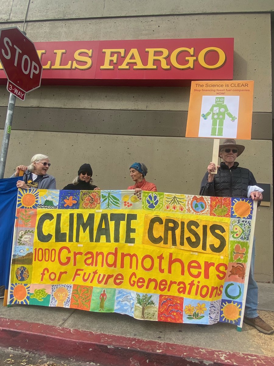 StopMoneyPipe's tweet photo. Get involved at an action near you during the 3.21.23 day of action! https://t.co/DsXaJjs8tD
#StopDirtyBanks #BreakUpWithBadBanks
photos by @dsolnit https://t.co/MWng38qHWA