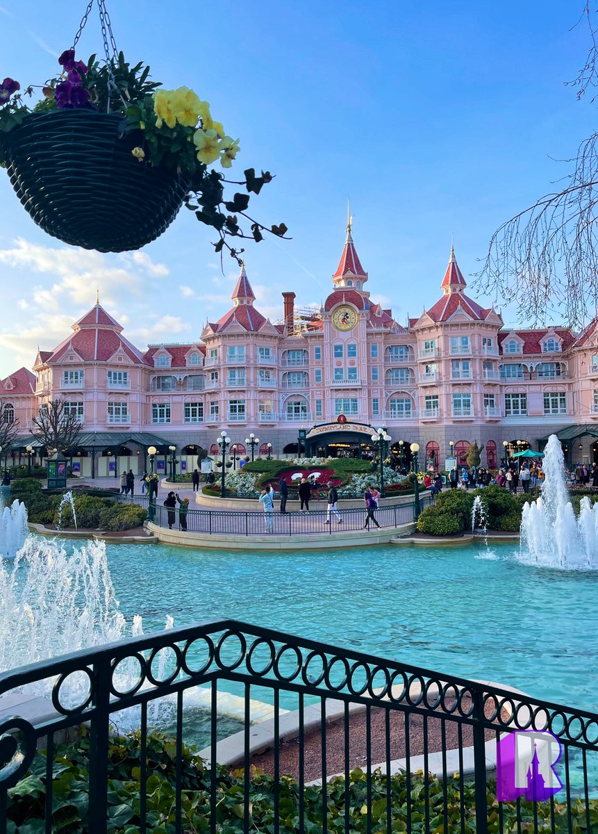 Good afternoon, Disneyland Paris ☀️