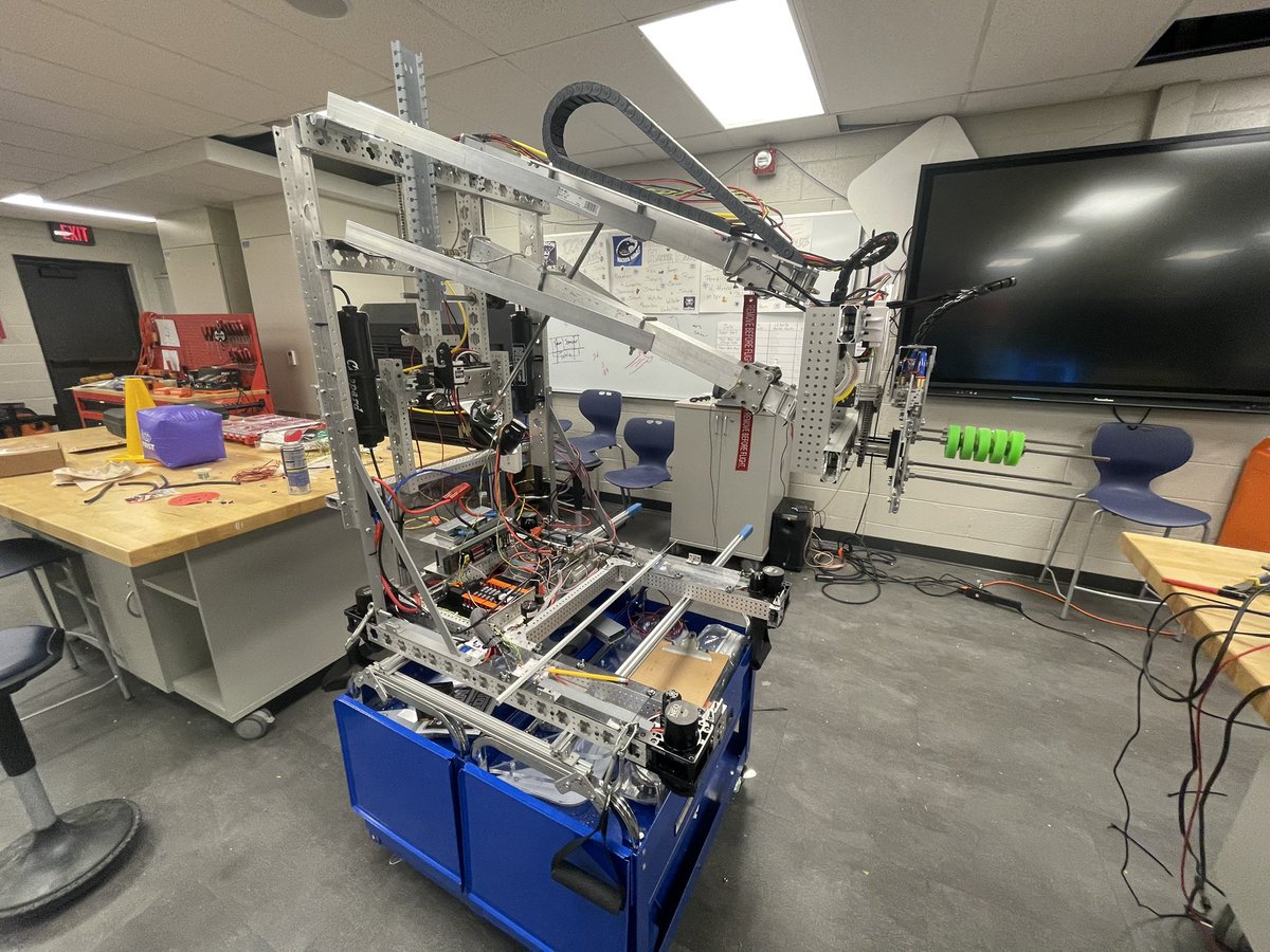 jeffbouwman's tweet image. A couple more parts and then it’s drive time for Gerald23 this week. @6528terrorbytes team doing an AMAZING job! @mmoll74 @GSDathletics @shultzatcarlson @GSDacademics @superGSD #WeRollAsOne #GettingScienceDone