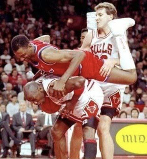Buck3teers's tweet photo. “90’s defense was more physical” https://t.co/GmIhYEHkmA
