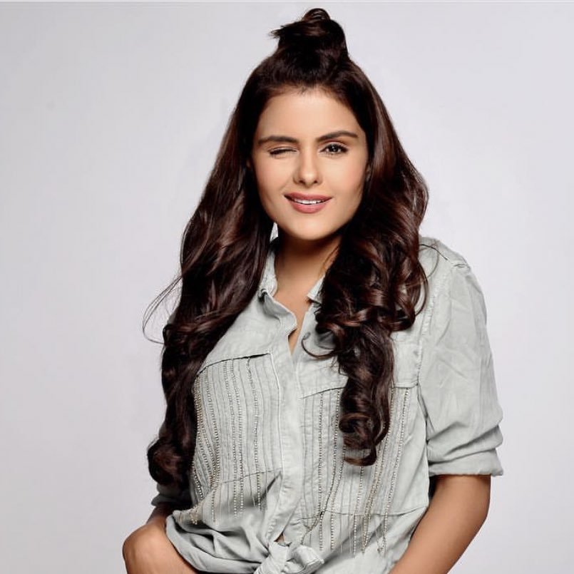 heyYou1__'s tweet photo. How Many Retweets for this Pic..?

500         600          700

PRIYANKA REIGN BEGINS https://t.co/v4Kko9LNnj