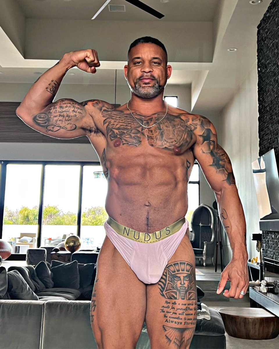 ShaunT's tweet photo. ➡️About to start filming the next set of T25 workouts which means operation EAT MORE to GROW MORE! Crazy to think I’m going to need to WORKOUT 🏋🏽‍♂️ on top of filming! Wish me luck ❤️‍🔥😩😂 https://t.co/ViRj8JGGfy