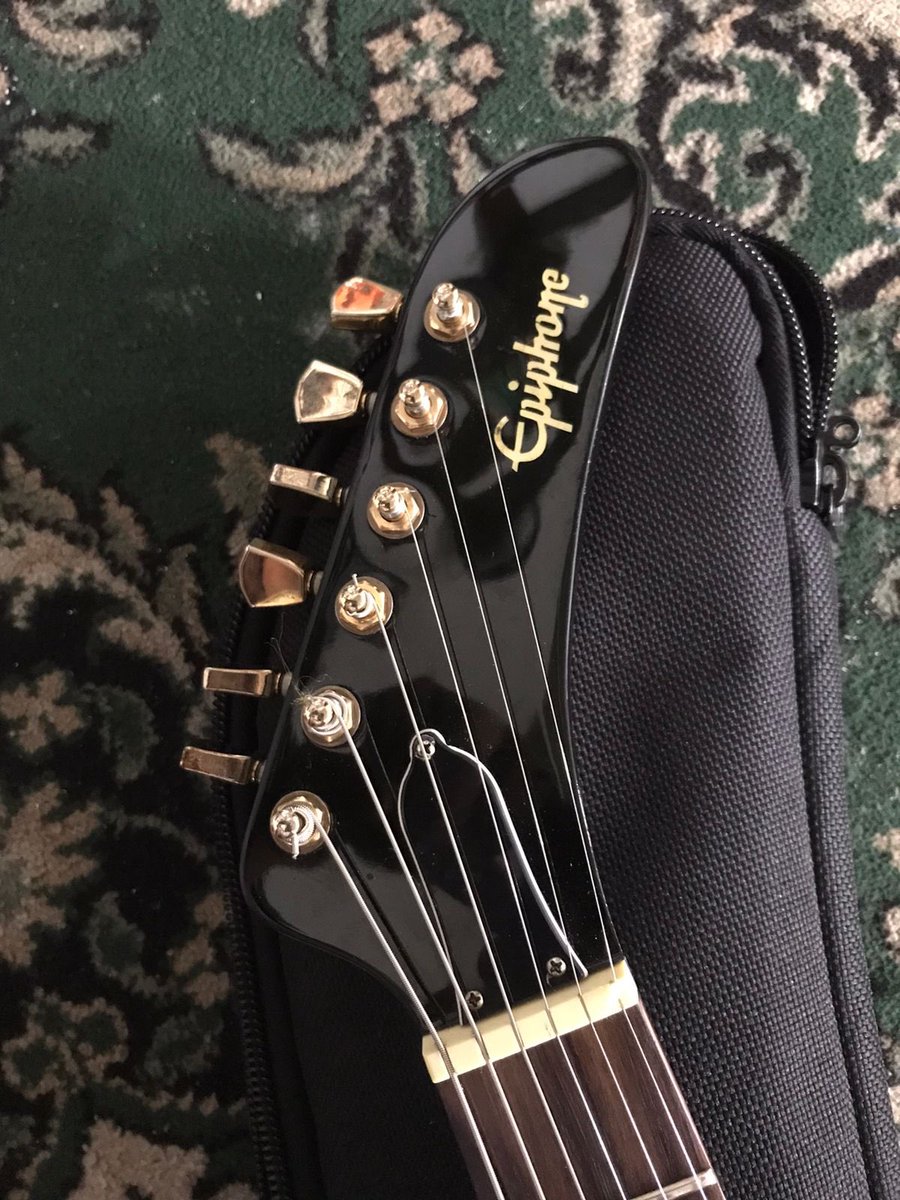 socialc0ma_'s tweet photo. FORSALE!!!
Epiphone Explorer Made in China 2011
cuma dipake beberapa bulan aja dari beli baru, beli karna penasaran bgt sama gitar ini. kelengkapan hanya softcase, untuk info detail bisa DM aku yaaa🙏🏻
#jualepiphone #epiphoneexplorer #jualgitar https://t.co/WoDoDKkteB
