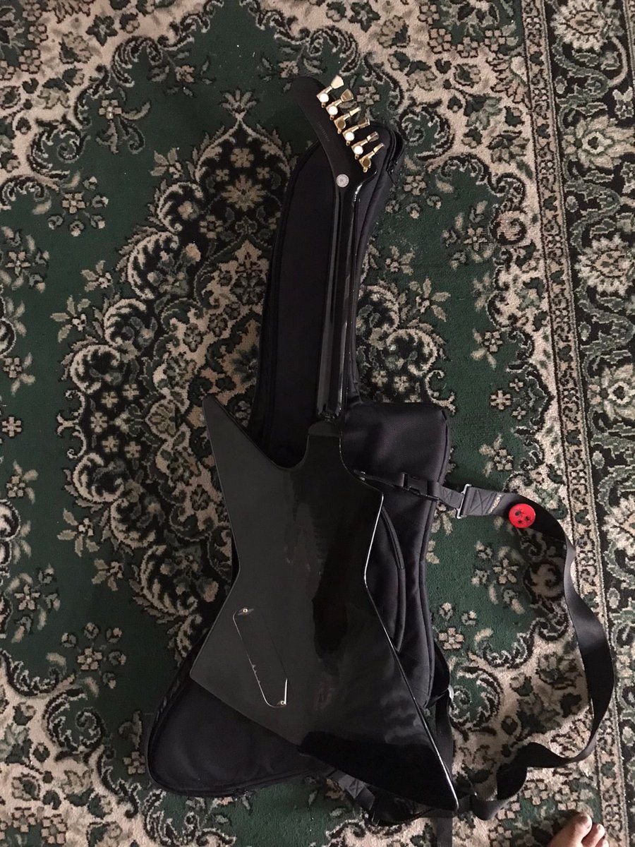 socialc0ma_'s tweet photo. FORSALE!!!
Epiphone Explorer Made in China 2011
cuma dipake beberapa bulan aja dari beli baru, beli karna penasaran bgt sama gitar ini. kelengkapan hanya softcase, untuk info detail bisa DM aku yaaa🙏🏻
#jualepiphone #epiphoneexplorer #jualgitar https://t.co/WoDoDKkteB