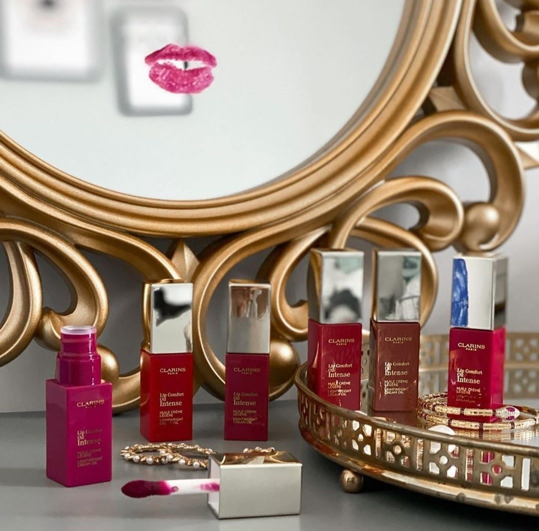 Besos eternos 💋

Con el Lip Comfort Oil Intense de @clarinsmx tendrás color en tus labios todo el día ❤️
.
.
.
.
.
.
.
.
#makeup #clarins #revistanoviasmx #labiosperfectos