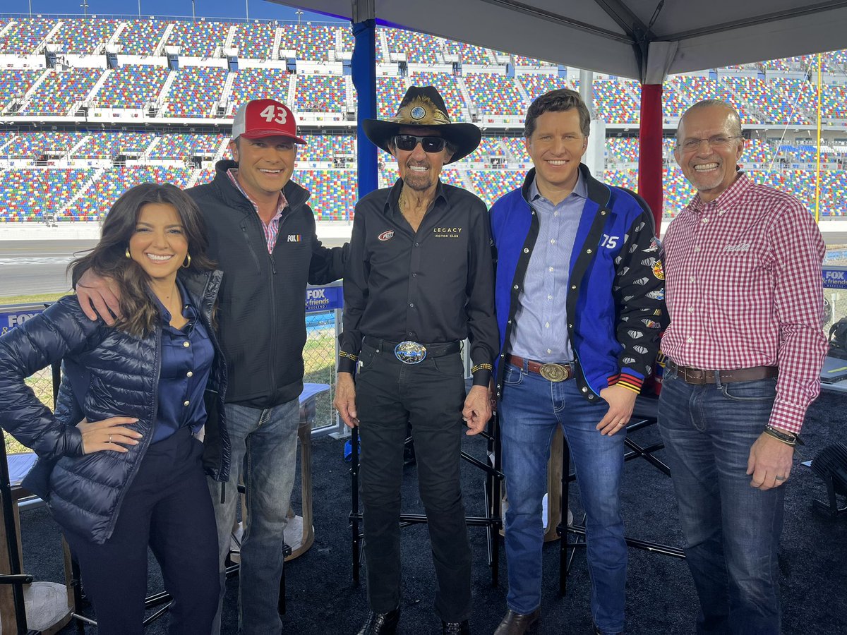 kylepetty's tweet photo. Talked all things @DAYTONA, @VictoryJunction, @PettyMuseum, @pettysgarage and ‘Swerve or Die’ with the @foxandfriends crew this morning. https://t.co/QSfsyEHBVE
