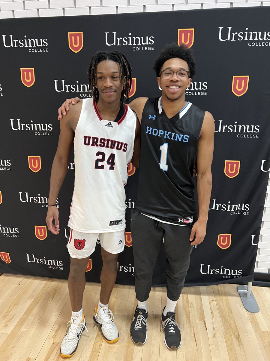 VikingsHoop's tweet image. 🎉BIG DAY yesterday as 4 former Vikings played against each other. Marlin Wise and Ursinus College played Ethan Bartlett’s Johns Hopkins, while Seb Pacheco and Suny Geneseo took on Rahsean Melvin’s Suny Cortland. All 4 teams begin playoffs this week for NCAA D3 🏀Tnmnt! 🍀