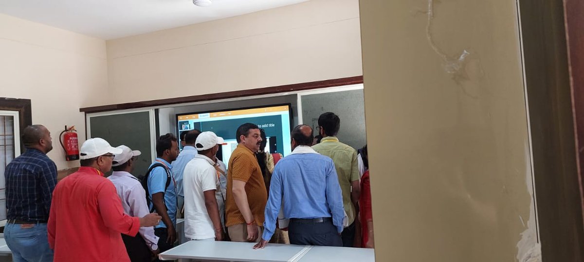 mopr_goi's tweet image. During concluding day of 3-days #NationalWorkshop on #LSDG in #GPs through Adopting Thematic Approaches, participants from 11 States visited GM High School, Dandamukundapur, Puri, #Odisha &amp;amp; witnessed 5T initiative adopted by State Govt. to improve Quality Education among children