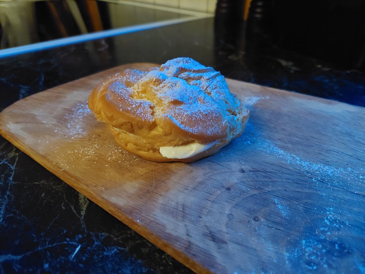 haugtusso's tweet photo. @iamthemaltster Til fastelavn føretrekkjer eg vannbakkels https://t.co/Yz5oHnxREj