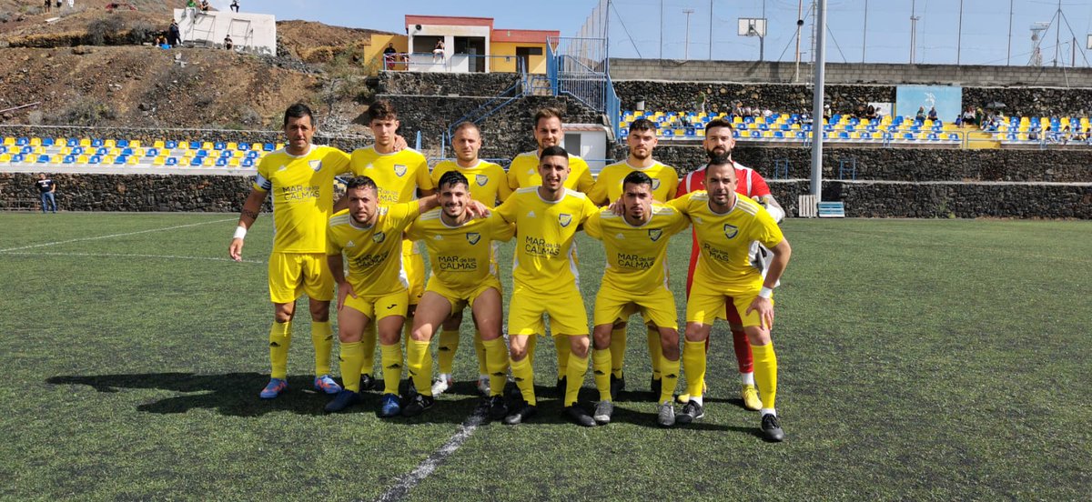 mdelasanta's tweet photo. 😴Madrugón 
🛩Gran Canaria - Tenerife - El Hierro
🚘La Restinga
🏟Derbi herreño de Primera Regional 
⚽️ @AtlRestinga - Atco. Pinar

#FútbolCanario https://t.co/mJVYYy8g3n