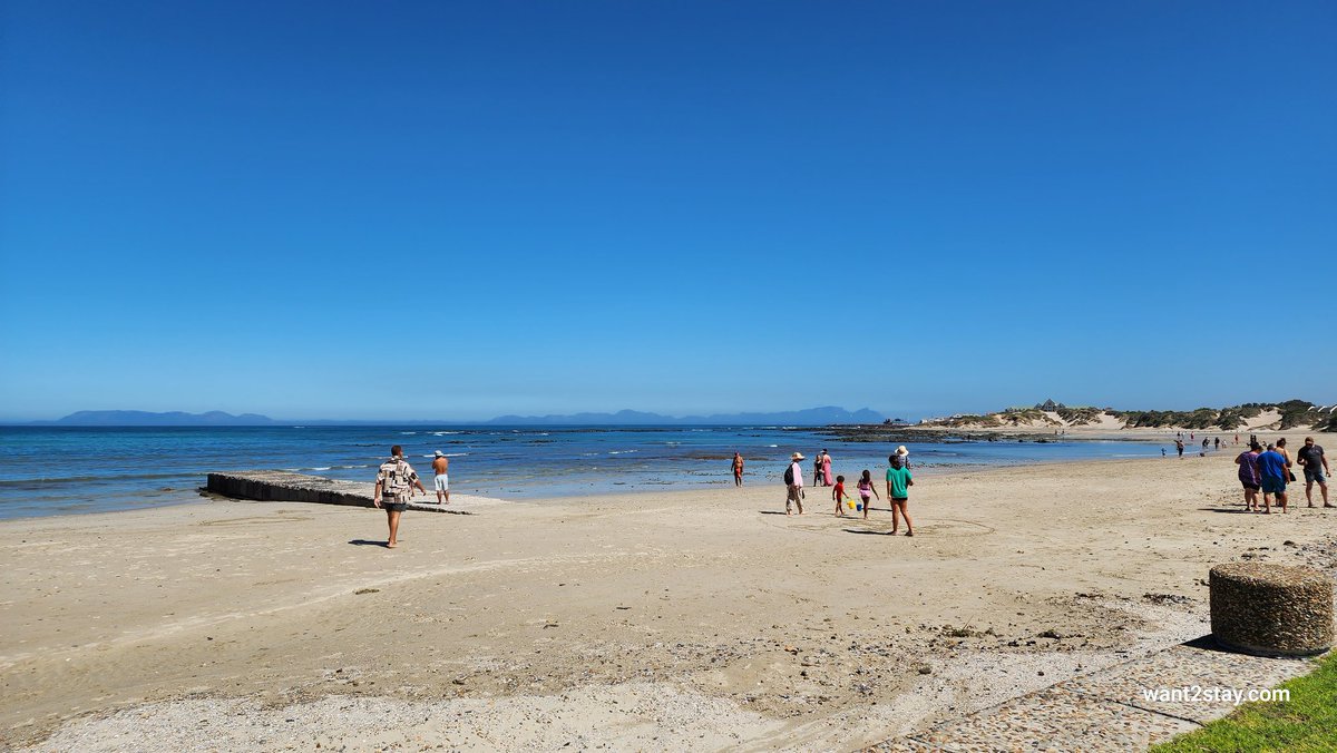 WegBreekSA's tweet photo. Dis 'n wonderlike dag oor Valsbaai, Kaapstad, Wes-Kaap provinsie, Suid-Afrika.
#vakansieakkommodasie #reis #verblyf #Bespreking #vakansieverhurings #OpHierdieDag #strandvibes #vakansie
#planeet #Aarde #fotografie -
https://t.co/4CMuWyfg8O https://t.co/QtHfidTUu1