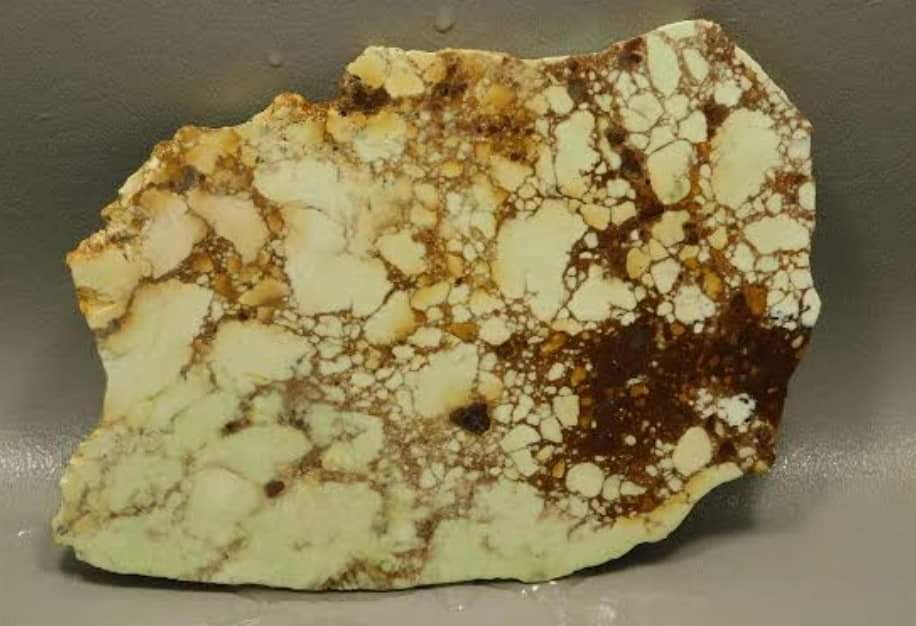 MpiloKhumalo_'s tweet photo. Citron/Lemon Chrysoprase.

This is an extremely useful stone for improving emotional health. It promotes forgiveness, empathy, self-growth, self-love, and general joy of living. It is tightly linked to the heart chakra and gives you that zest for life in a very balanced way. 🌻🖤 https://t.co/f5MmSusaWG